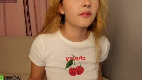 Snapshot of samy_bae chatting on 03-05-25, 12:49 Samantha online show from 03-05-25, 12:49