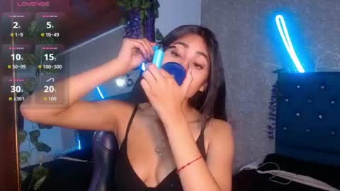 Laura mejia online show from 07-22-26, 08:33