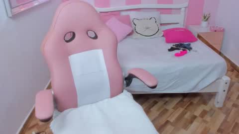 Find me at  when im offline here. online show from 10-04-25, 06:28