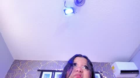 Snapshot of samyriverss chatting on 02-08-25, 09:35 Samy  online show from 02-08-25, 09:35