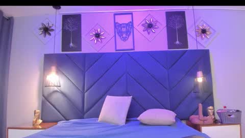 Snapshot of samyriverss chatting on 10-17-25, 11:13 Samy  online show from 10-17-25, 11:13