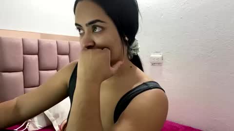 Snapshot of samyrosss6 chatting on 10-20-25, 11:49 Samy online show from 10-20-25, 11:49