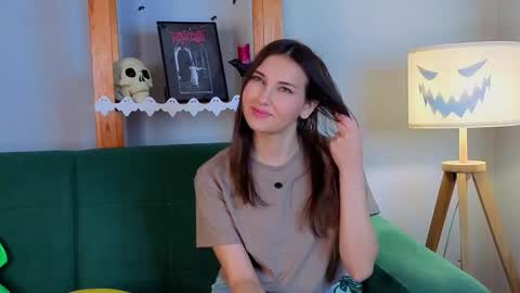 Isabel but you can call me Bella online show from 10-30-25, 01:40