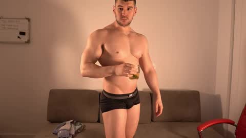 Snapshot of sandow_ chatting on 03-12-26, 09:54 Sandow online show from 03-12-26, 09:54