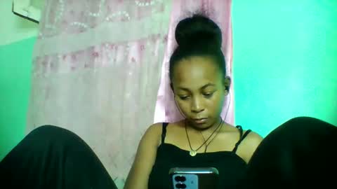 Snapshot of sandra1253099 chatting on 05-04-26, 07:10 sandra1253099 online show from 05-04-26, 07:10