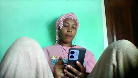 Snapshot of sandra1253099 chatting on 05-12-26, 07:00 sandra1253099 online show from 05-12-26, 07:00