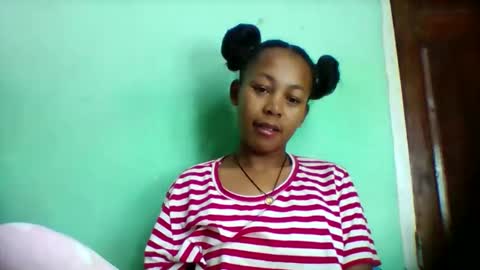 Snapshot of sandra1253099 chatting on 05-17-26, 05:49 sandra1253099 online show from 05-17-26, 05:49