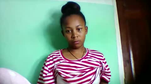 Snapshot of sandra1253099 chatting on 05-18-26, 05:02 sandra1253099 online show from 05-18-26, 05:02