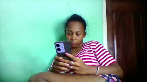 Snapshot of sandra1253099 chatting on 05-18-26, 05:08 sandra1253099 online show from 05-18-26, 05:08