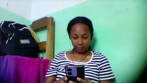 Snapshot of sandra1253099 chatting on 06-05-26, 07:03 sandra1253099 online show from 06-05-26, 07:03