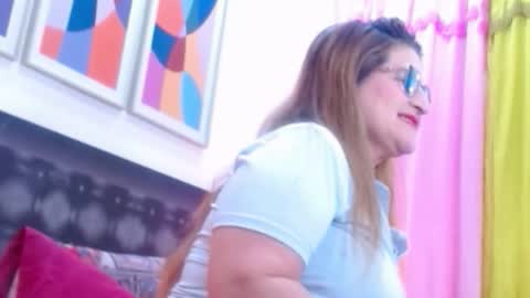 Snapshot of sandra_20_ chatting on 11-25-25, 11:43 SANDRA online show from 11-25-25, 11:43