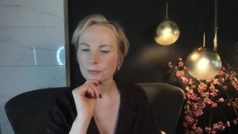 Snapshot of sandra_kind chatting on 01-25-25, 12:47 Sandra online show from 01-25-25, 12:47