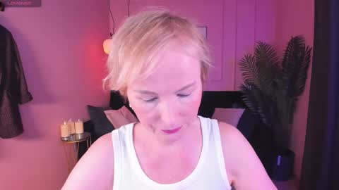 Snapshot of sandra_kind chatting on 01-26-25, 05:56 Sandra online show from 01-26-25, 05:56