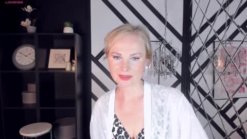 Snapshot of sandra_kind chatting on 02-08-25, 11:55 Sandra online show from 02-08-25, 11:55