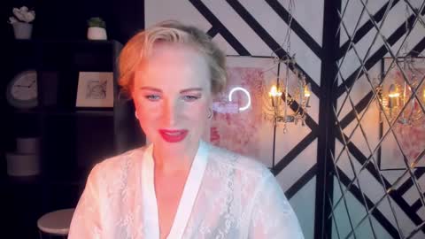 Snapshot of sandra_kind chatting on 02-24-25, 05:43 Sandra online show from 02-24-25, 05:43