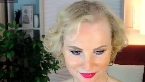 Snapshot of sandra_kind chatting on 09-14-25, 06:01 Sandra online show from 09-14-25, 06:01