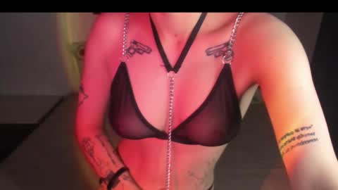 sandraa_a online show from 10-01-25, 03:07