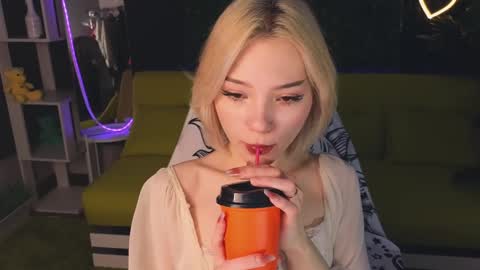 Snapshot of sandraboyl chatting on 01-11-25, 01:16 Sandy online show from 01-11-25, 01:16