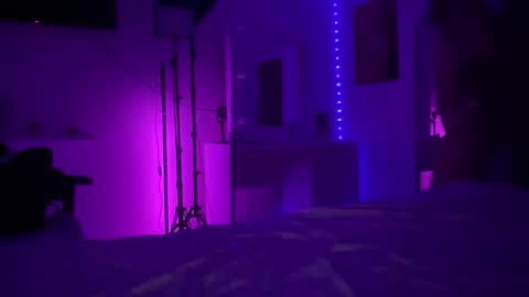 SANDRABREEZE online show from 04-29-26, 05:00