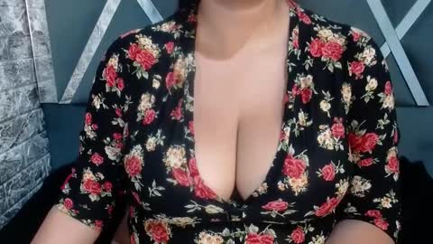 sandraclarkx69 online show from 02-05-25, 03:09