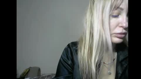 Snapshot of sandraglamour chatting on 01-12-25, 02:09 Sandra online show from 01-12-25, 02:09