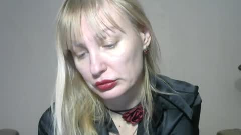 Snapshot of sandraglamour chatting on 02-11-25, 03:51 Sandra online show from 02-11-25, 03:51