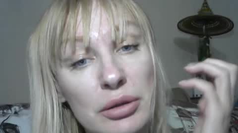 Snapshot of sandraglamour chatting on 02-28-25, 03:59 Sandra online show from 02-28-25, 03:59
