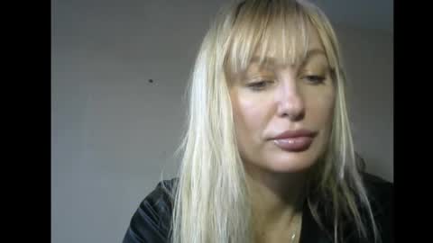 Snapshot of sandraglamour chatting on 03-04-25, 08:46 Sandra online show from 03-04-25, 08:46