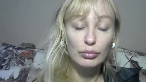 Snapshot of sandraglamour chatting on 10-07-25, 02:25 Sandra online show from 10-07-25, 02:25