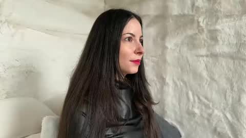 Sandra Schonherz online show from 02-18-25, 08:27