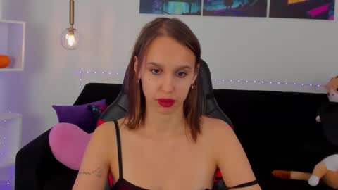 Snapshot of sandrazoe chatting on 10-24-25, 05:59 San online show from 10-24-25, 05:59