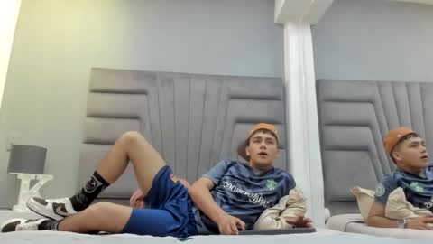 Sandro online show from 09-11-25, 10:59