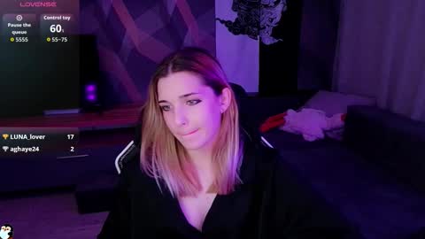 Snapshot of sandy_belle88 chatting on 10-02-25, 06:15 sandy_belle88 online show from 10-02-25, 06:15