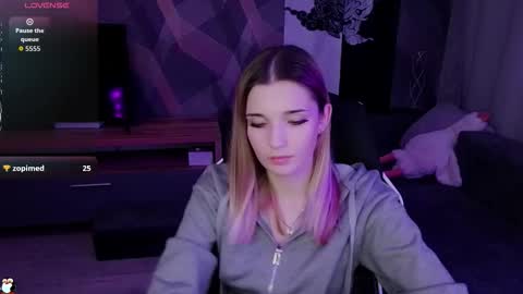 Snapshot of sandy_belle88 chatting on 10-28-25, 07:49 sandy_belle88 online show from 10-28-25, 07:49