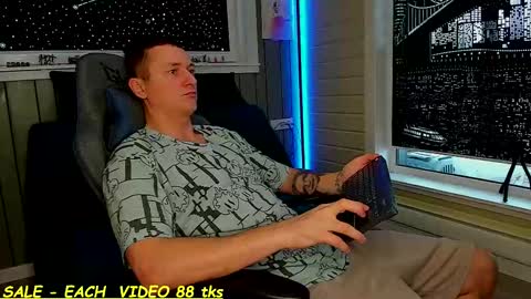 Sandy and Chris online show from 03-06-25, 08:41