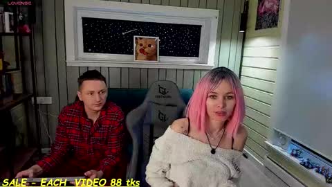 Snapshot of sandy_chris chatting on 01-10-26, 09:11 Sandy and Chris online show from 01-10-26, 09:11