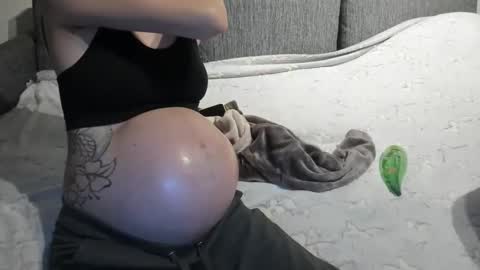 Snapshot of sandysun_shine chatting on 12-12-24, 04:53 Sandy online show from 12-12-24, 04:53