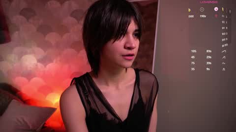 Snapshot of sandzu_ chatting on 02-19-26, 05:31 Viola online show from 02-19-26, 05:31