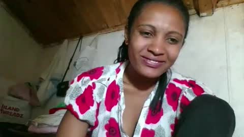 sanelie09 online show from 12-16-25, 12:21