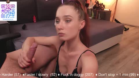 Snapshot of sansa_mur chatting on 11-03-25, 07:20 Sansa and Alex online show from 11-03-25, 07:20