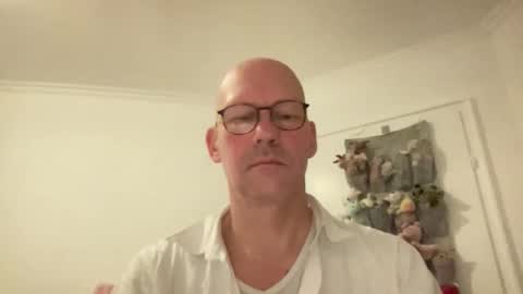 Snapshot of santaclausonice chatting on 11-08-25, 07:41 santaclausonice online show from 11-08-25, 07:41