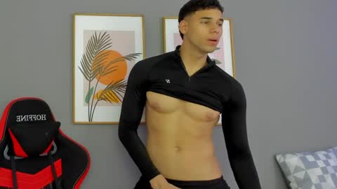 Snapshot of santana_maximo chatting on 06-04-26, 02:01 Maximo Santana online show from 06-04-26, 02:01
