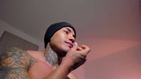 Snapshot of santi__ferrer chatting on 05-25-26, 03:23 Santi Ferrer online show from 05-25-26, 03:23