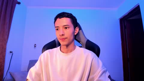 Snapshot of santi_twink19 chatting on 12-06-24, 03:08 santi_twink19 online show from 12-06-24, 03:08