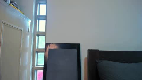 Snapshot of santi_twink19 chatting on 10-04-25, 09:24 santi_twink19 online show from 10-04-25, 09:24