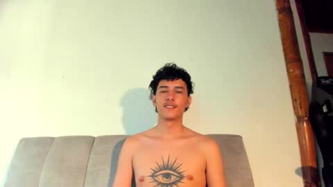 santi_twink19 online show from 05-23-26, 09:30