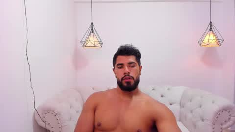 santiago_huntt online show from 12-03-24, 08:06