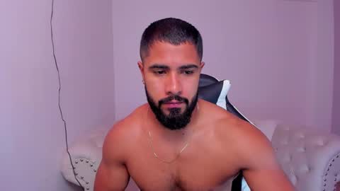 santiago_huntt online show from 02-17-25, 12:27
