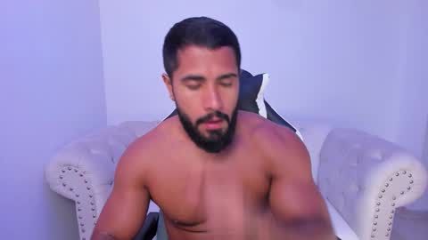 santiago_huntt online show from 10-07-25, 11:02