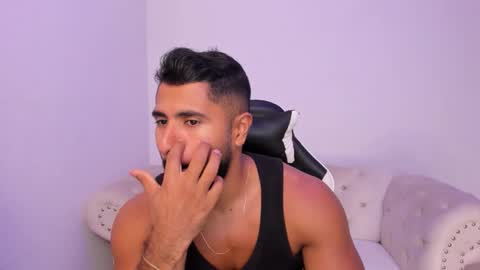 santiago_huntt online show from 02-25-26, 08:18